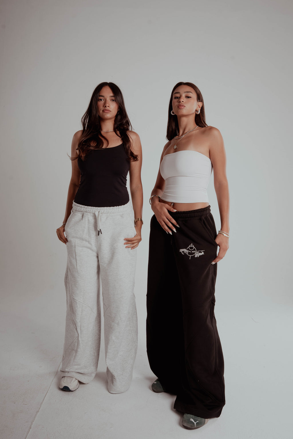BLACK GROOVE SWEATPANTS